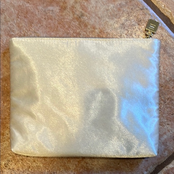 Chanel White COCO MademoiselleMake up bag with shopping bag combo - Picture 3 of 5